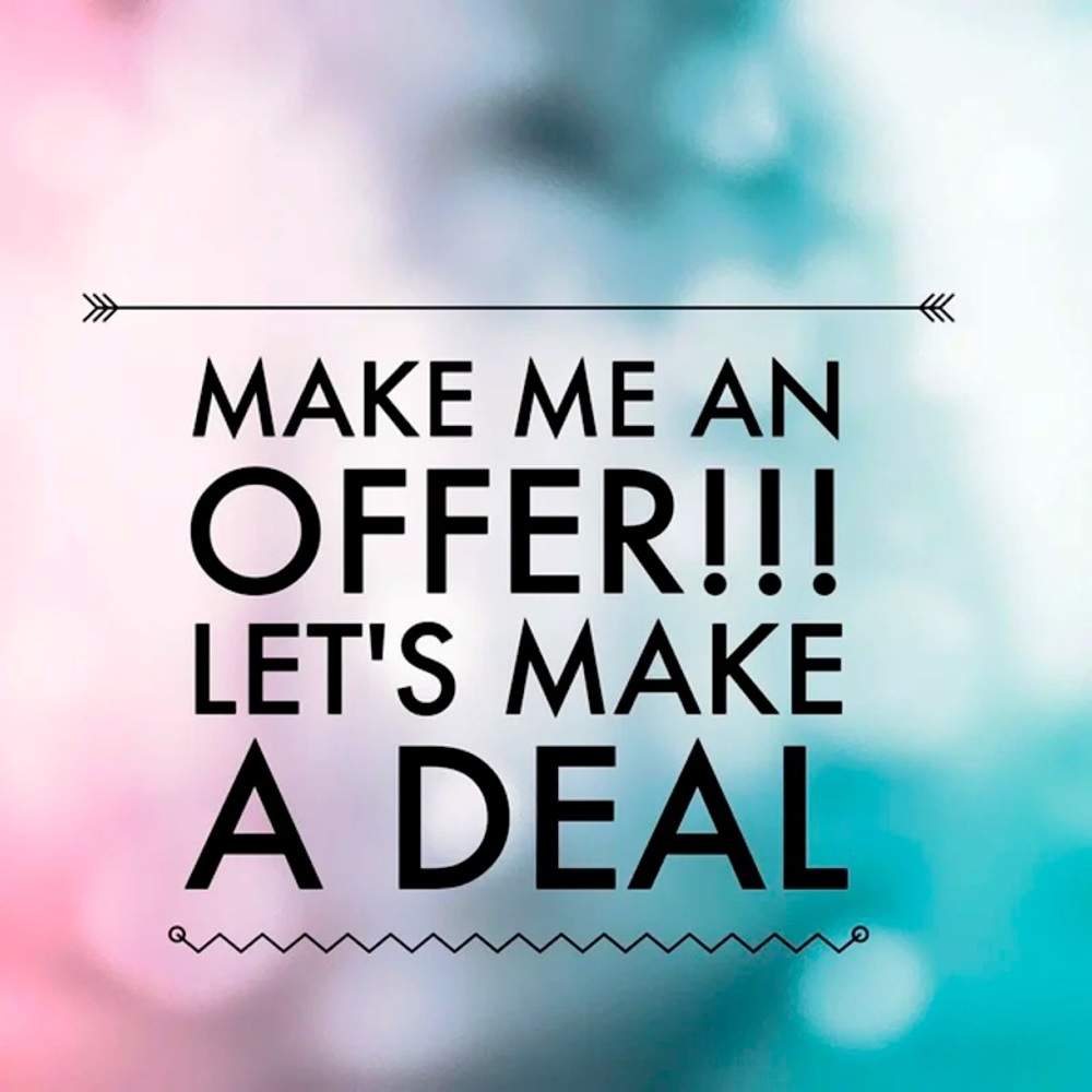 See something you like in my closet?? Make me an offer! 🥰 Let’s make a deal!